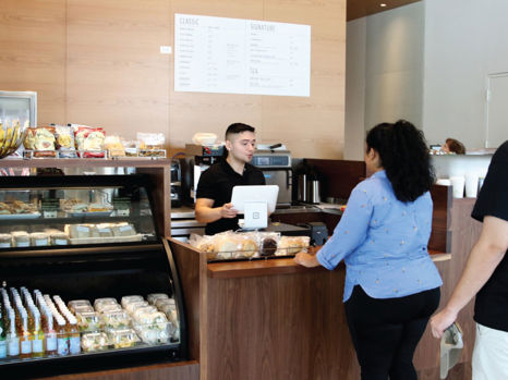 Leonelli at Glassell dining area